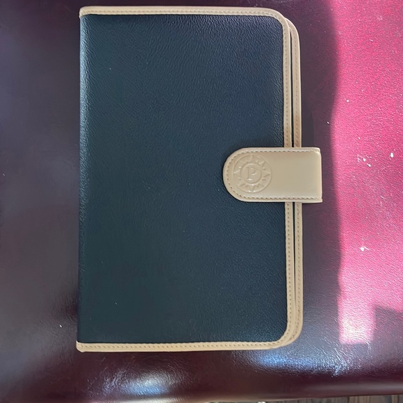 Large wallet - Picture 1 of 3